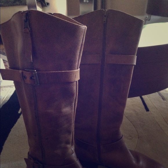 Boots - Picture 1 of 3